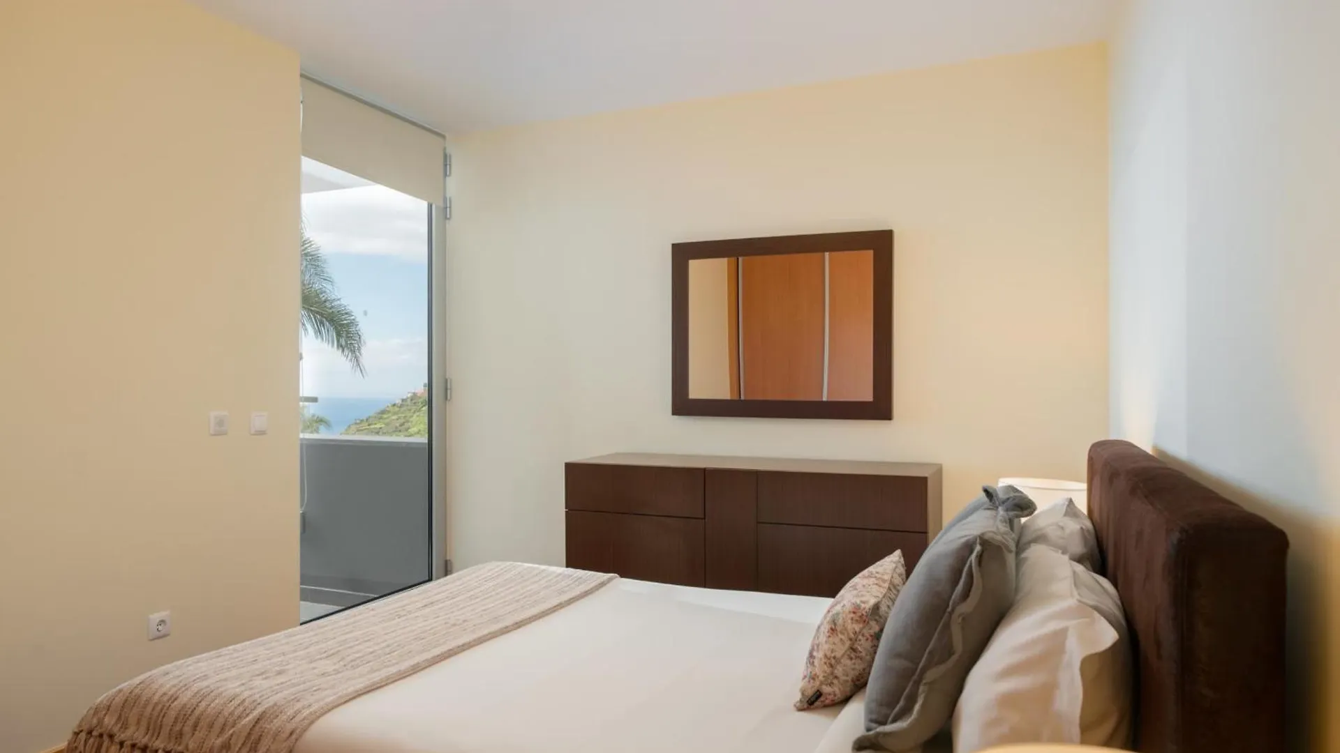 Private Pool And Sea View - Tropical Villa Arco da Calheta  0*, Arco da Calheta (Madeira)